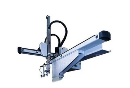 注塑機機械手在各個實際的應(yīng)用